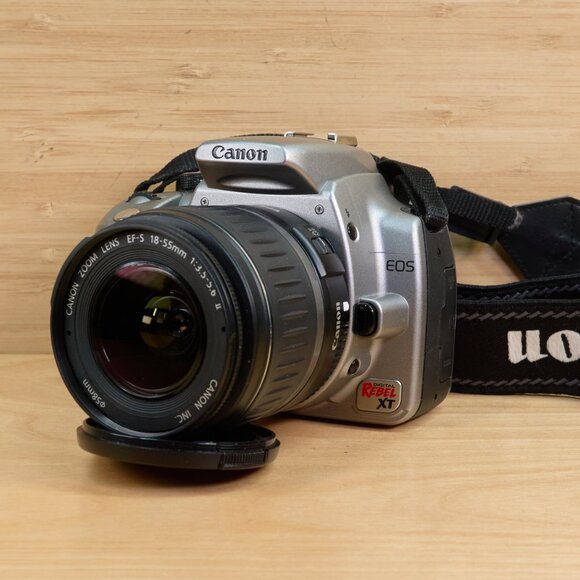 Canon Digital Rebel XT/EOS 350D 8 MP Camera, with Canon ef-s 18-55mm Lens - Picture 1 of 8